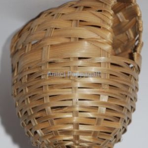 nido in vimini per uccelli esotici